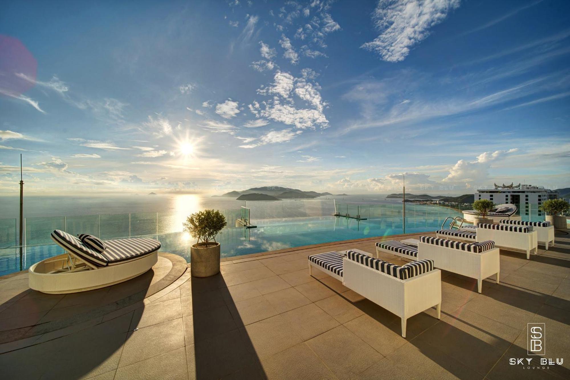 Coastal Panorama Oceanfront Suites Nha Trang Exterior foto