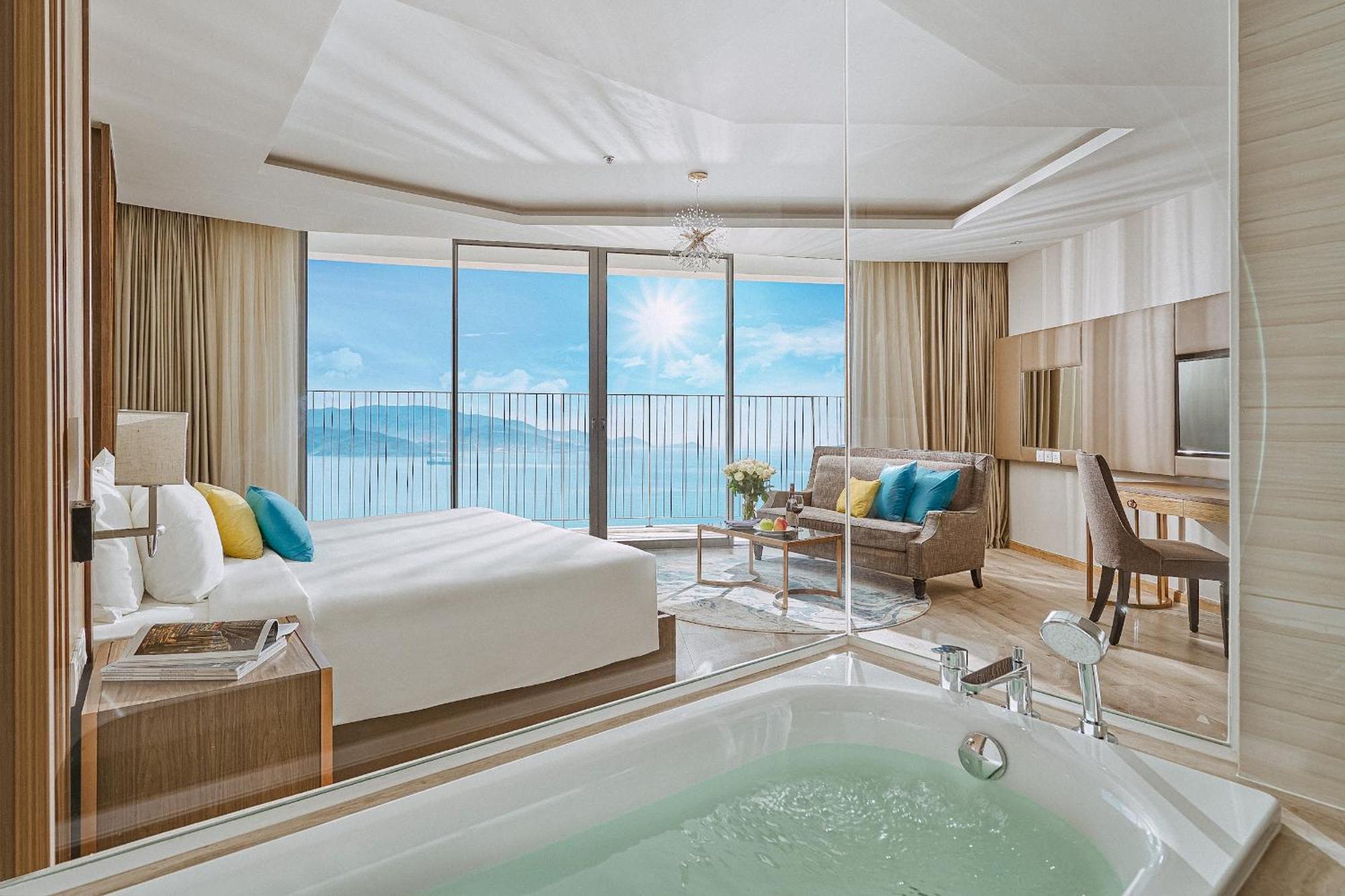 Coastal Panorama Oceanfront Suites Nha Trang Exterior foto