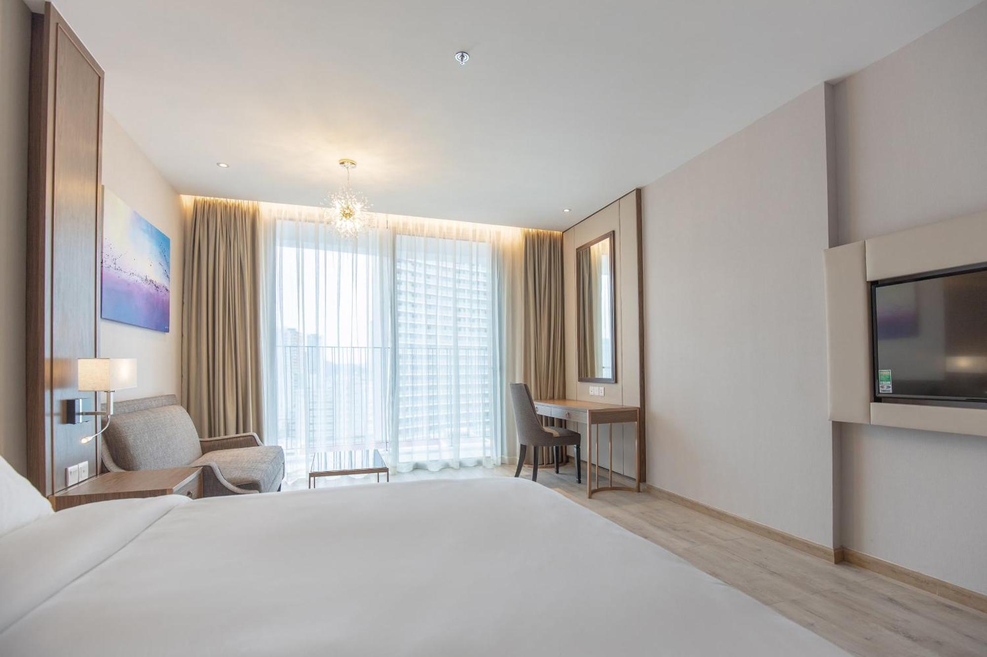 Coastal Panorama Oceanfront Suites Nha Trang Exterior foto