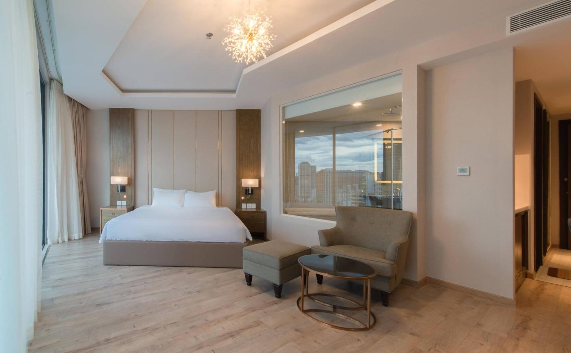Coastal Panorama Oceanfront Suites Nha Trang Exterior foto