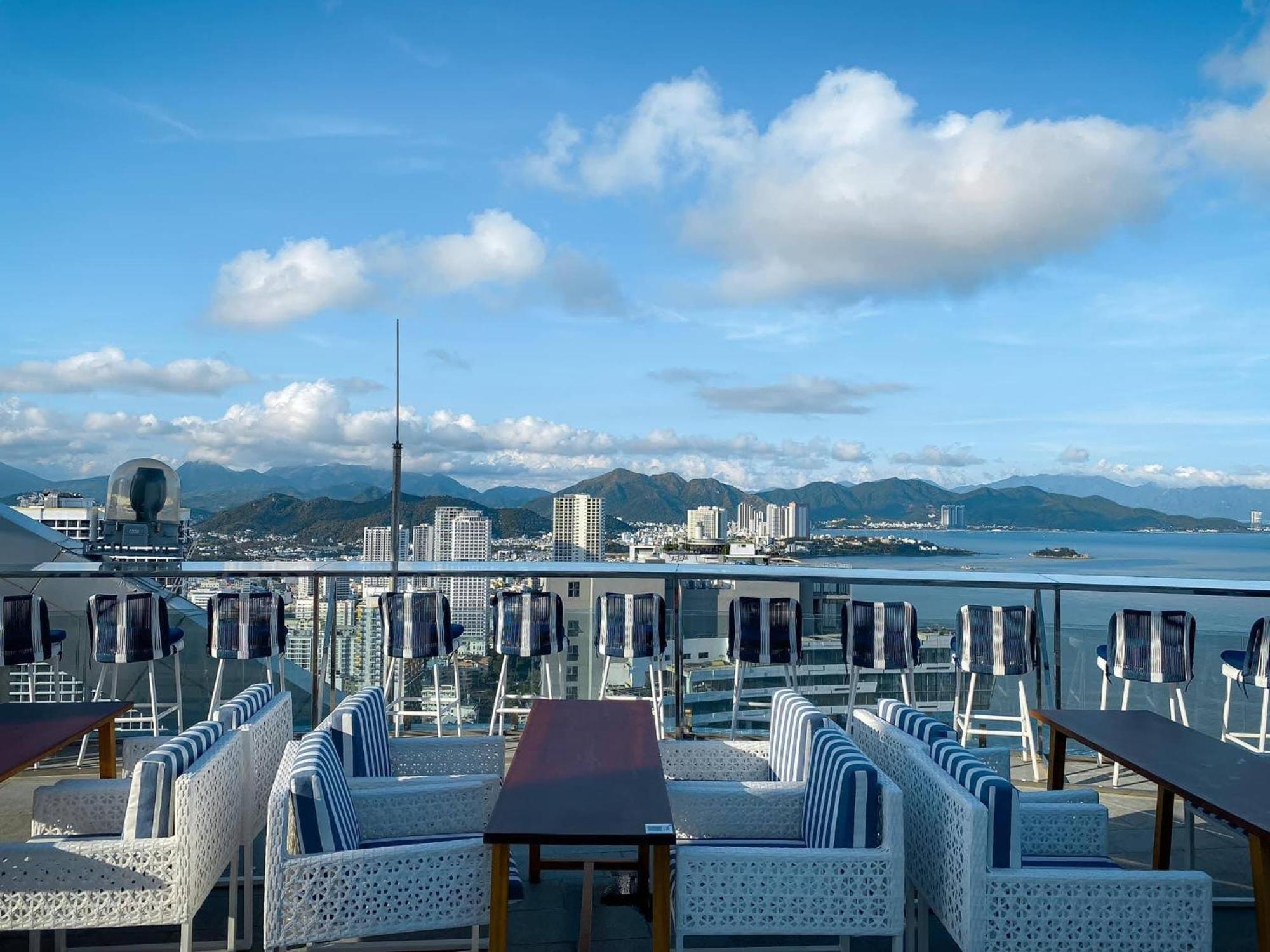 Coastal Panorama Oceanfront Suites Nha Trang Exterior foto